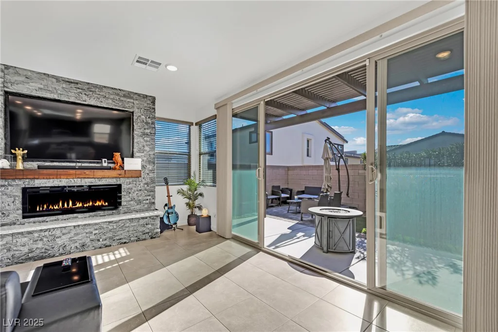 525 Front Range, North Las Vegas, NV 89084