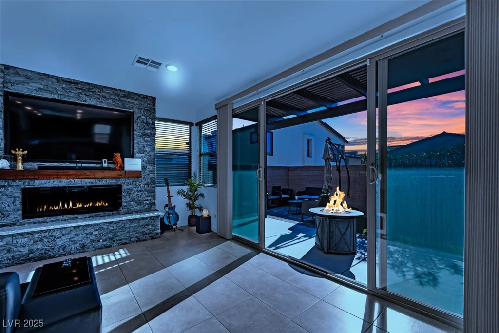 525 Front Range, North Las Vegas, NV 89084
