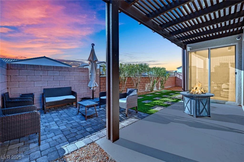 525 Front Range, North Las Vegas, NV 89084