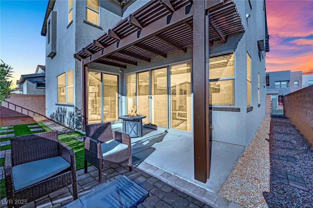 525 Front Range, North Las Vegas, NV 89084