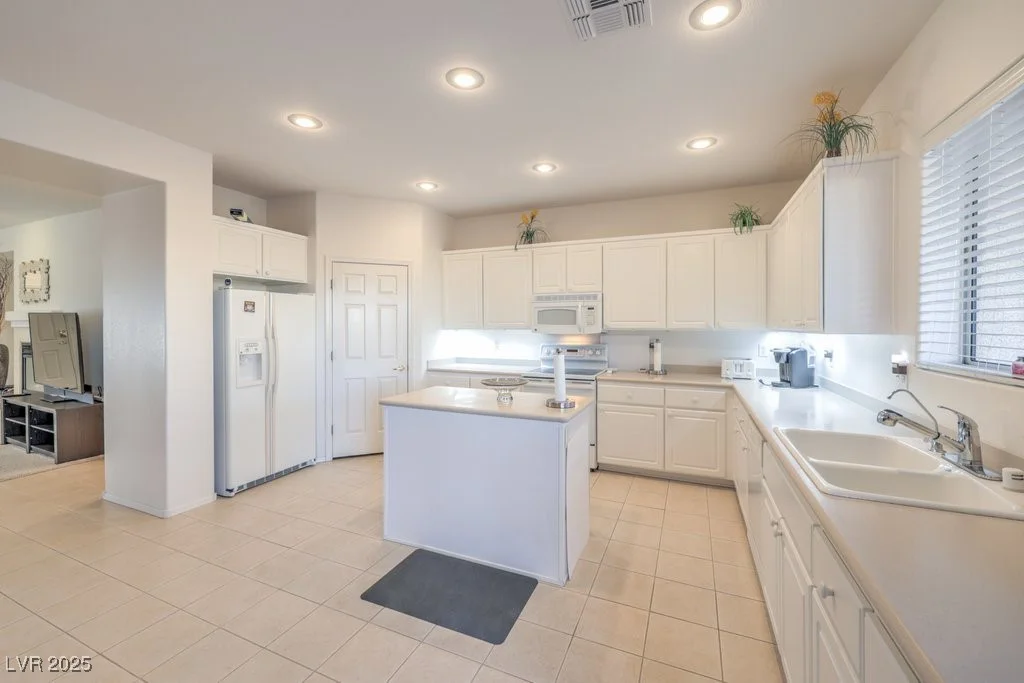 2582 Evansville, Henderson, NV 89052