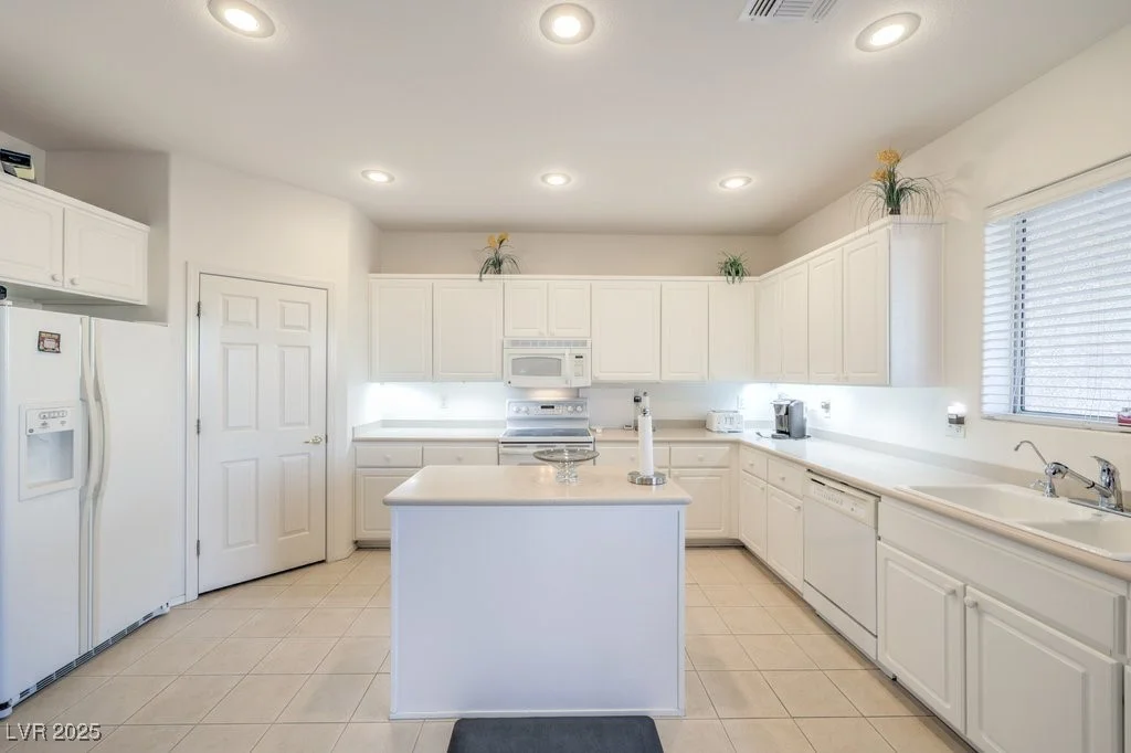 2582 Evansville, Henderson, NV 89052