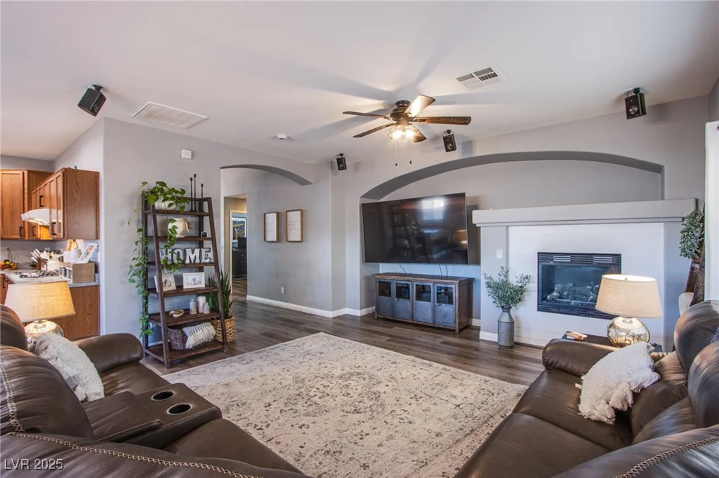 10654 Suffolk Hills, Las Vegas, NV 89129