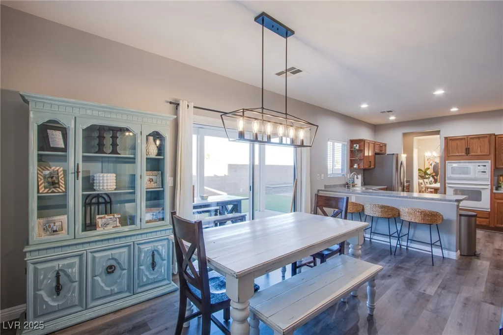 10654 Suffolk Hills, Las Vegas, NV 89129