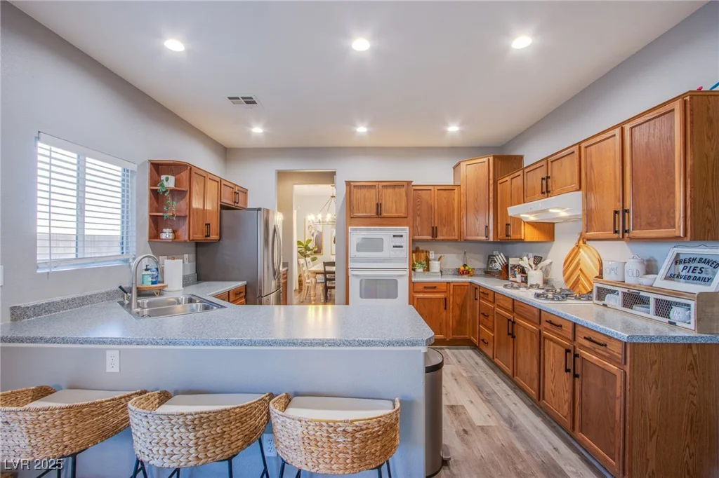 10654 Suffolk Hills, Las Vegas, NV 89129
