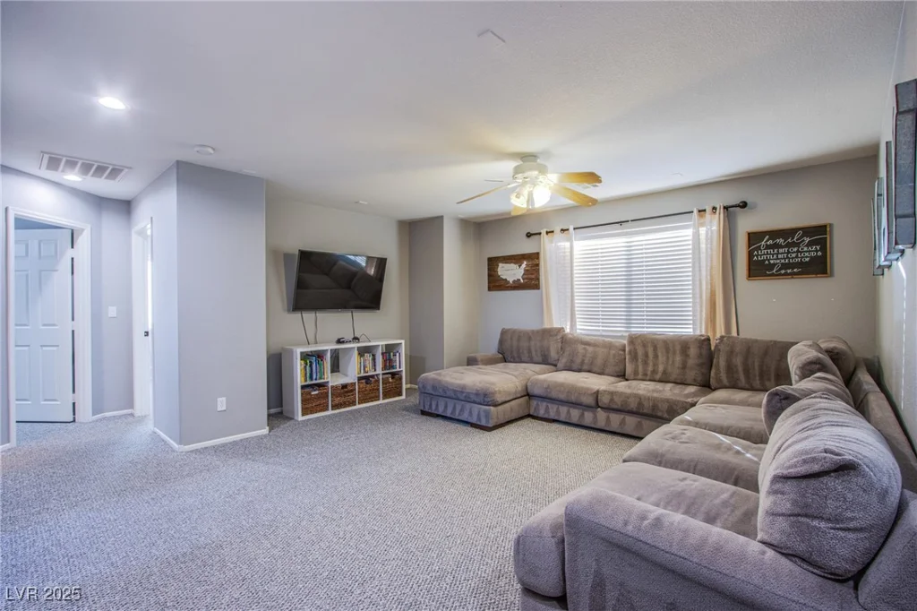 10654 Suffolk Hills, Las Vegas, NV 89129