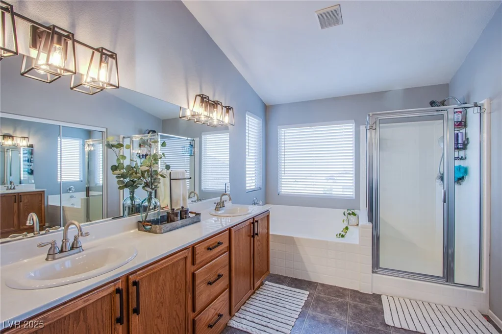10654 Suffolk Hills, Las Vegas, NV 89129