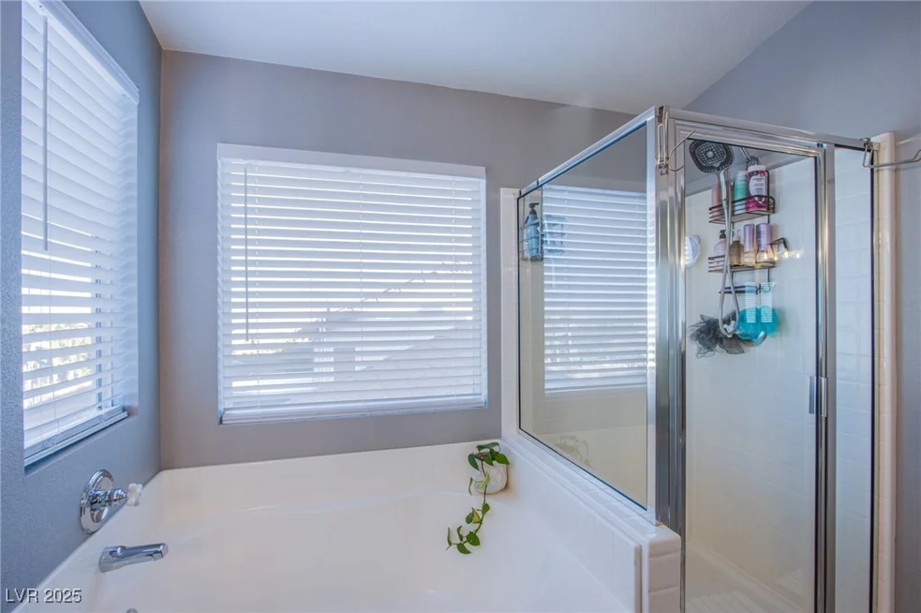 10654 Suffolk Hills, Las Vegas, NV 89129