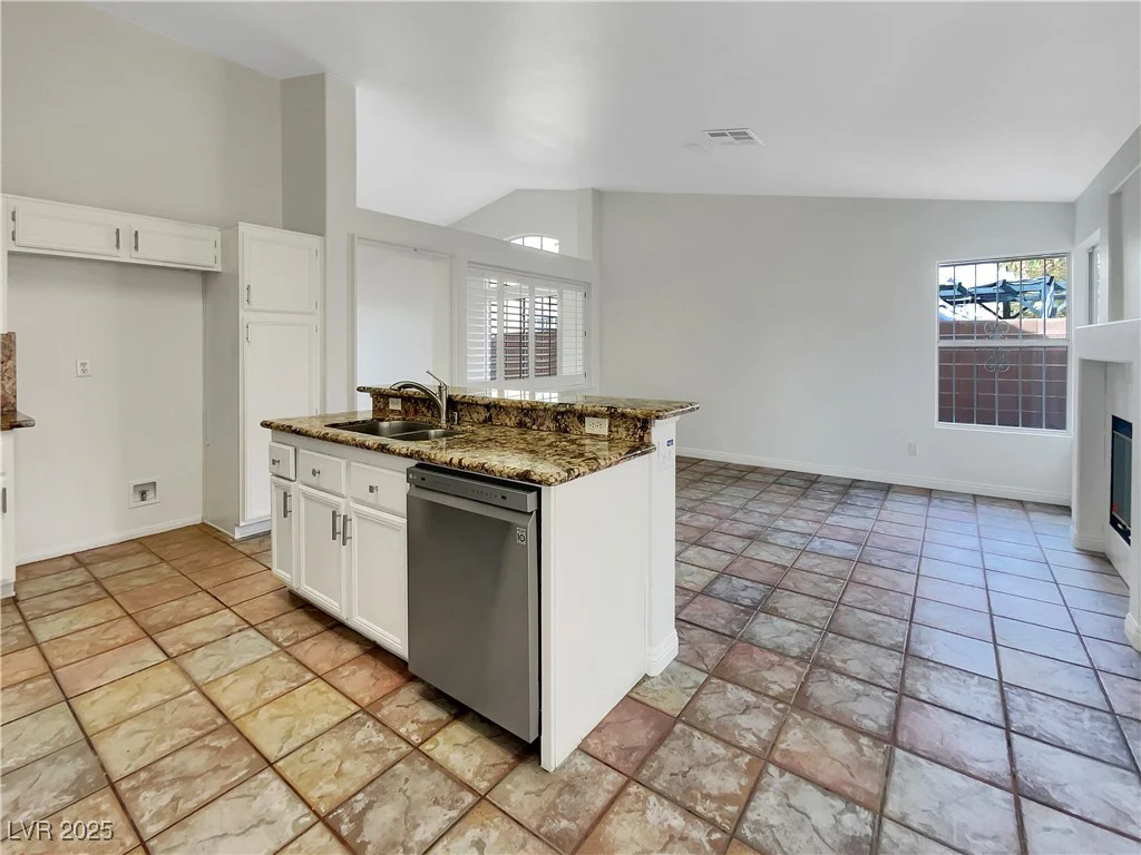 6108 Autumn Rose, Las Vegas, NV 89142
