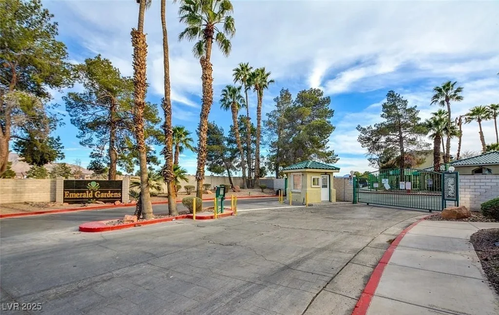 1533 Linnbaker, Las Vegas, NV 89110
