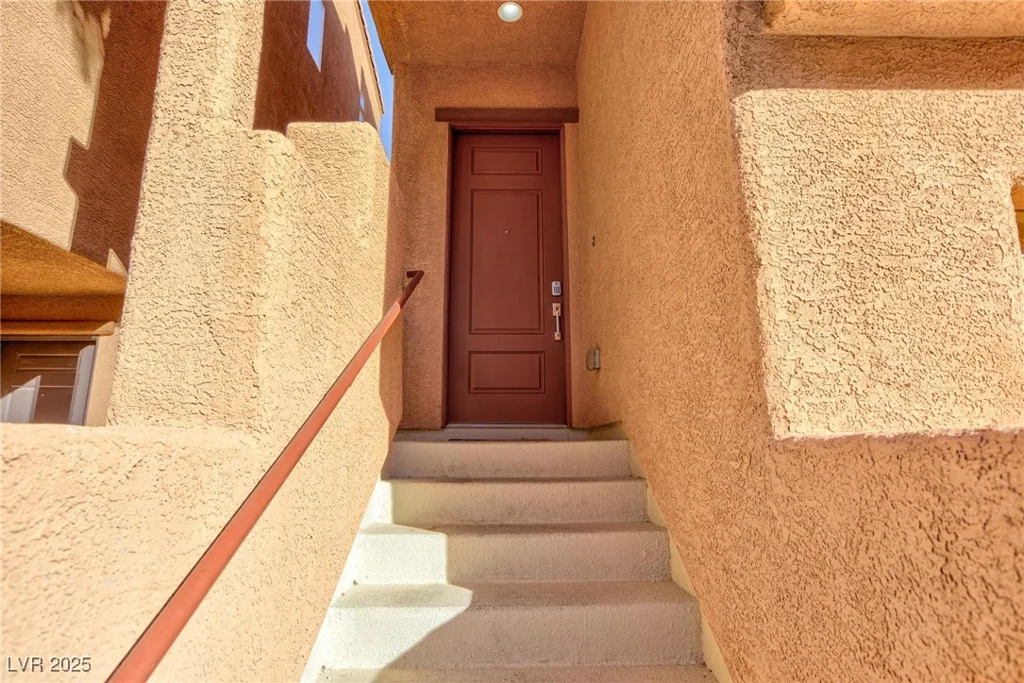 9378 Hilgard, Las Vegas, NV 89178