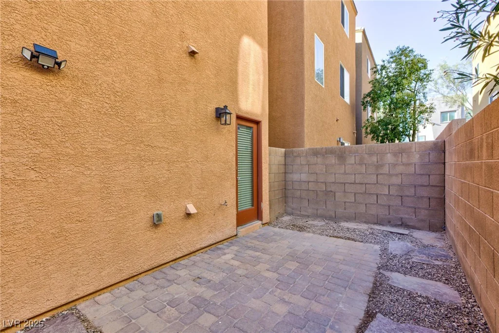 9378 Hilgard, Las Vegas, NV 89178