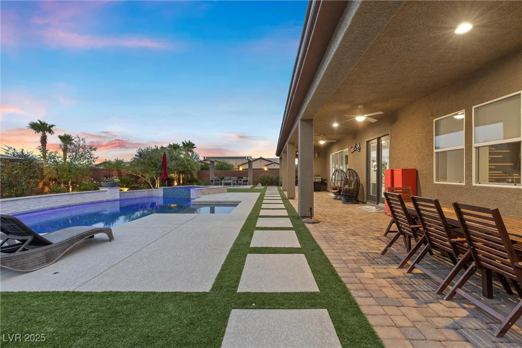 286 Chartan, Las Vegas, NV 89183