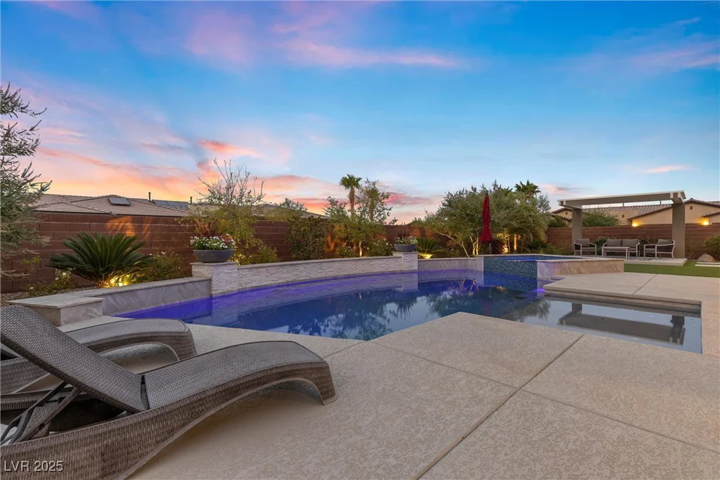 286 Chartan, Las Vegas, NV 89183