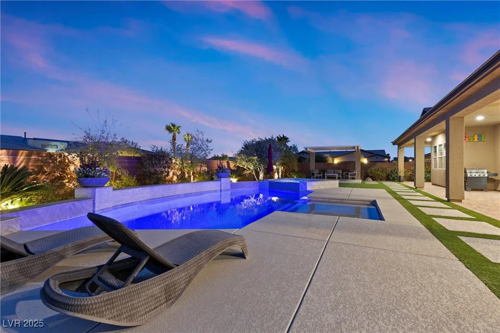 286 Chartan, Las Vegas, NV 89183
