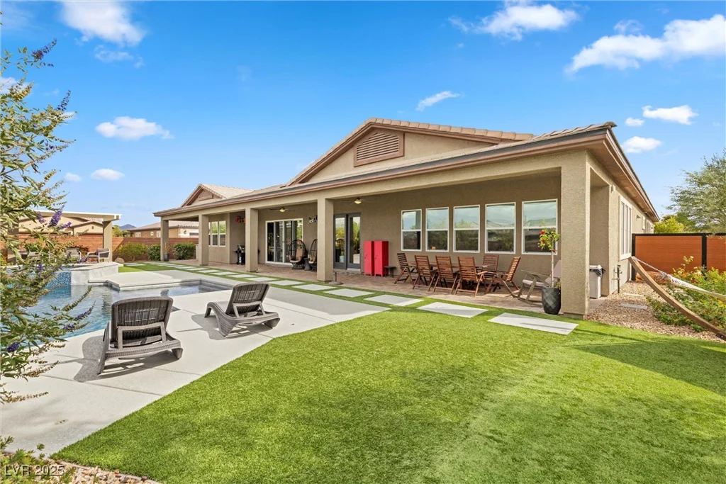 286 Chartan, Las Vegas, NV 89183
