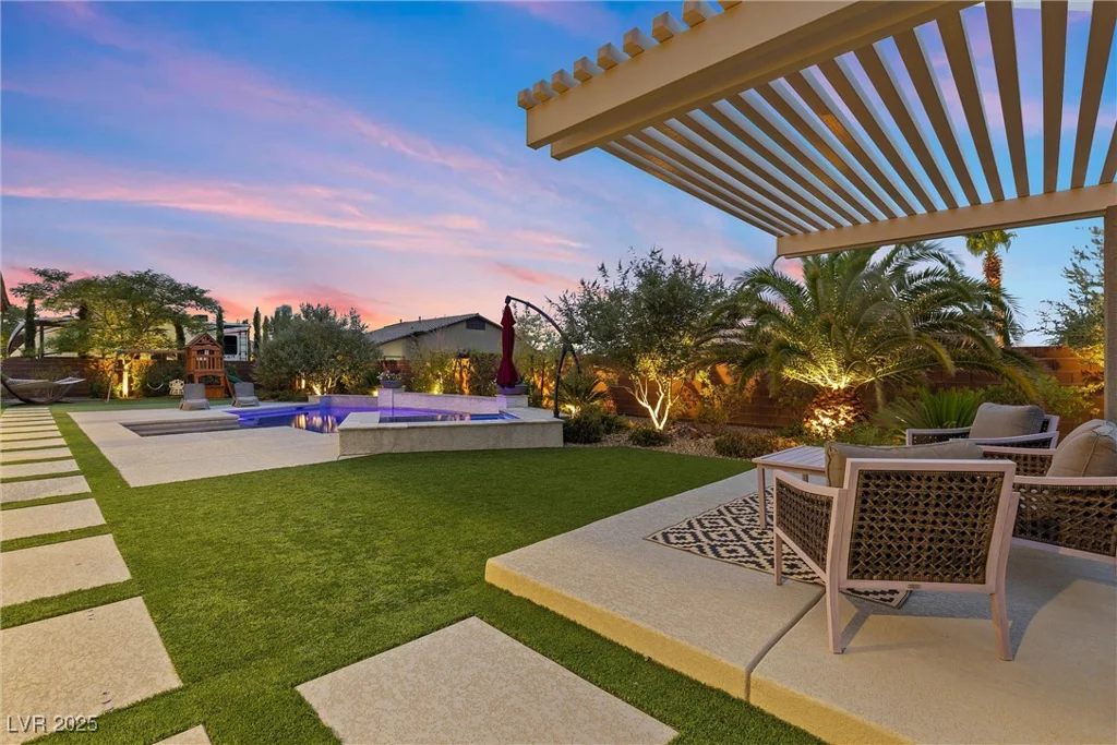 286 Chartan, Las Vegas, NV 89183
