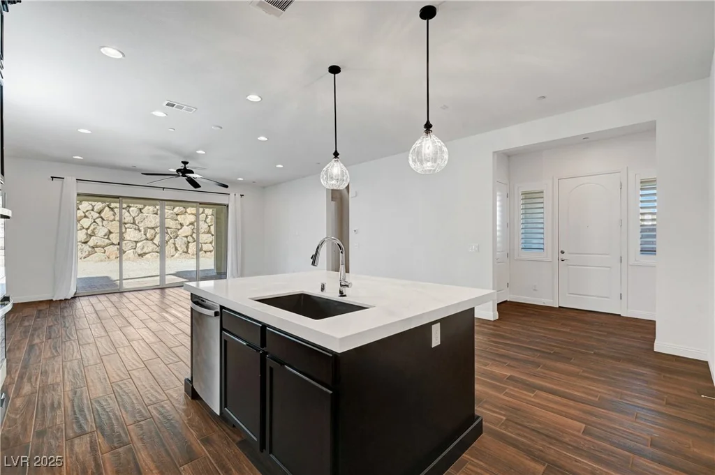 395 Nine Mile Creek, Las Vegas, NV 89138