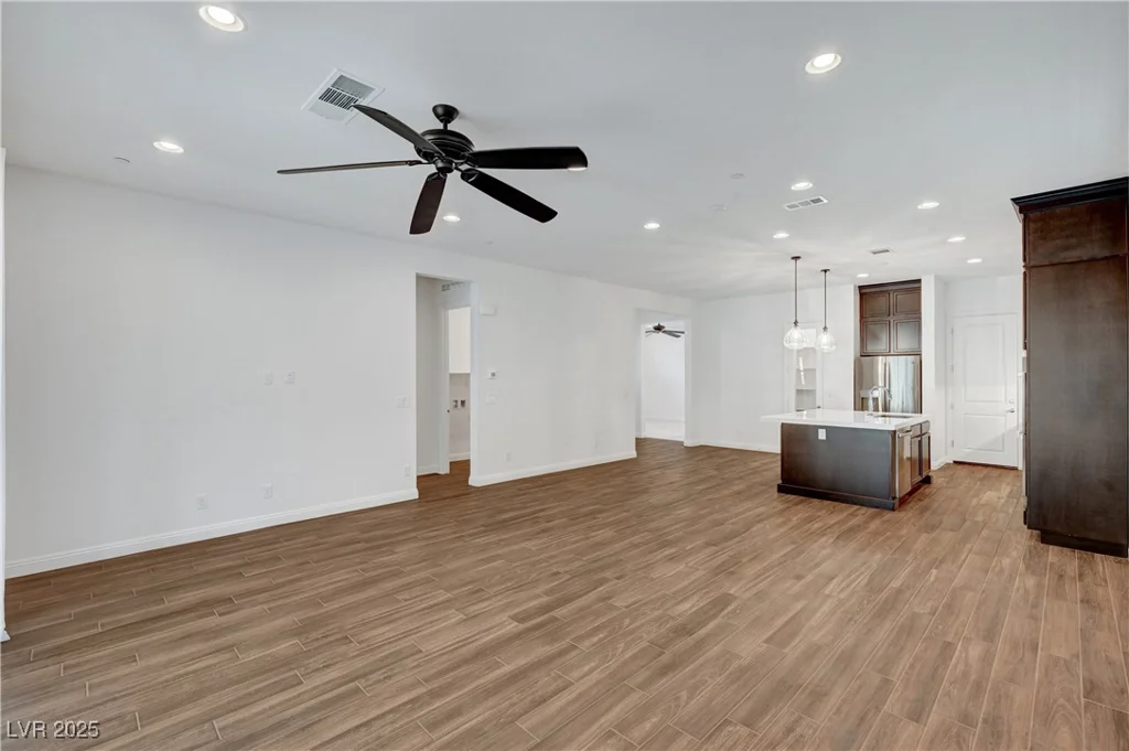 395 Nine Mile Creek, Las Vegas, NV 89138