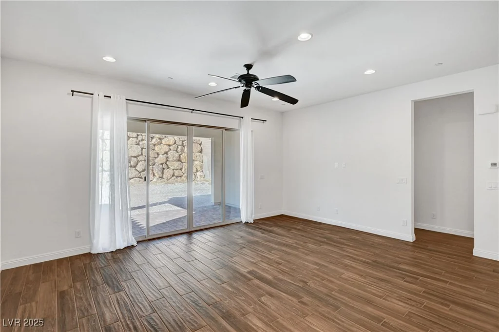 395 Nine Mile Creek, Las Vegas, NV 89138