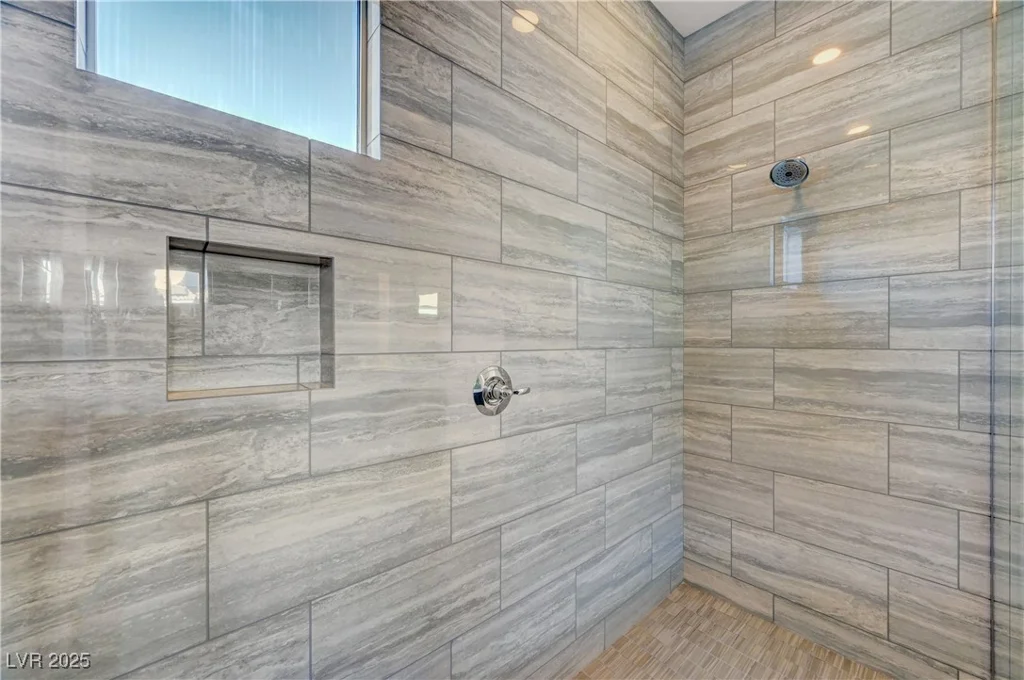 395 Nine Mile Creek, Las Vegas, NV 89138