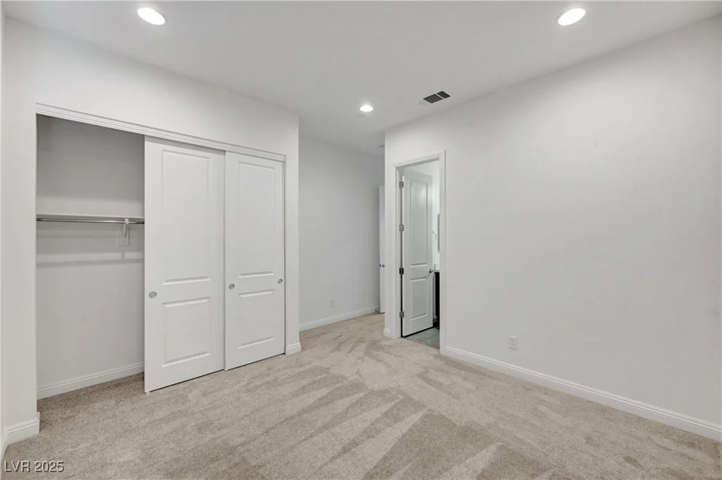 395 Nine Mile Creek, Las Vegas, NV 89138