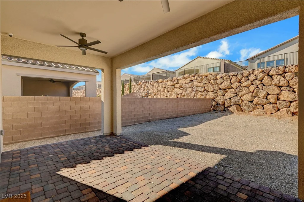 395 Nine Mile Creek, Las Vegas, NV 89138