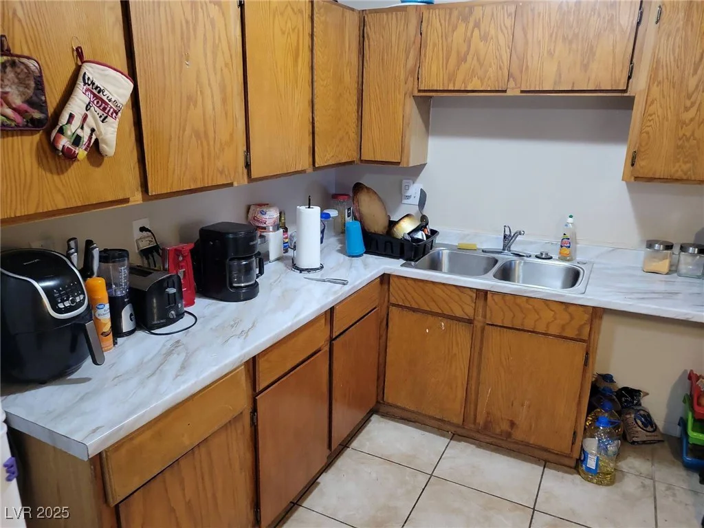6941 Appleton, Las Vegas, NV 89156
