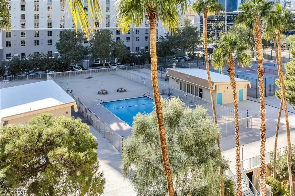 205 Harmon, Las Vegas, NV 89169