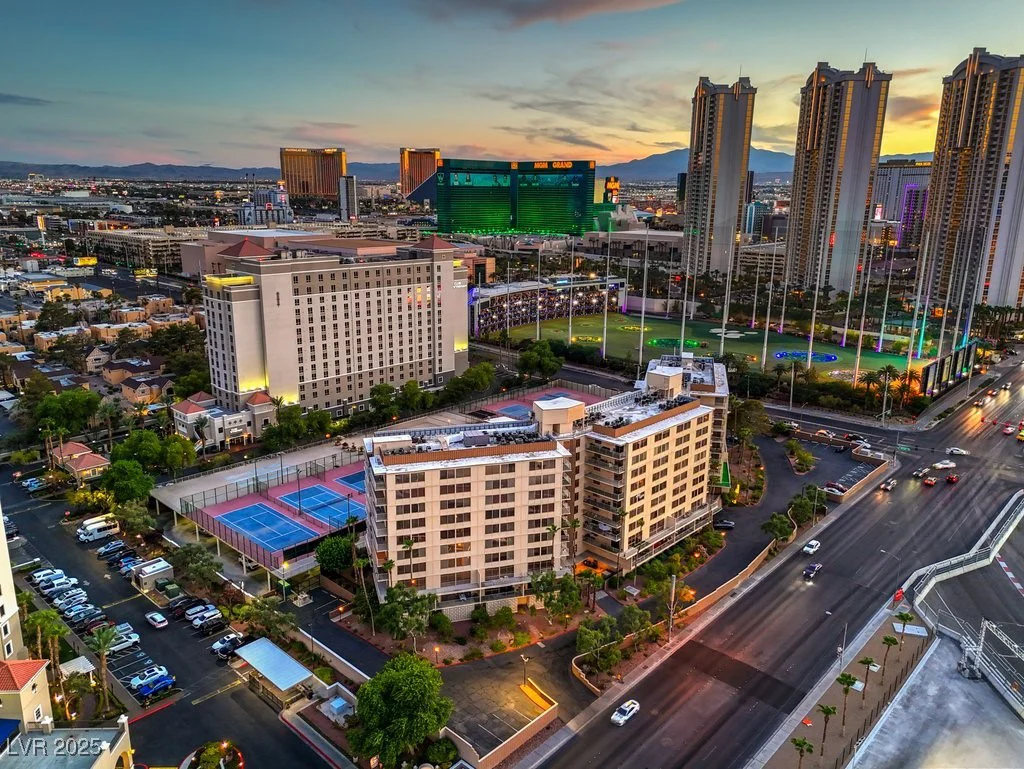 205 Harmon, Las Vegas, NV 89169