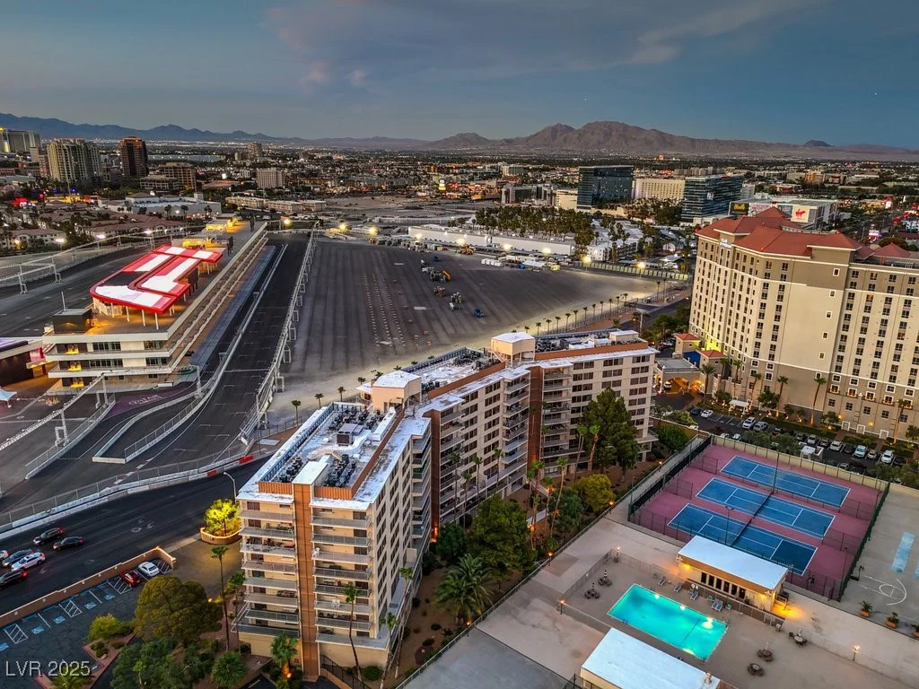 205 Harmon, Las Vegas, NV 89169