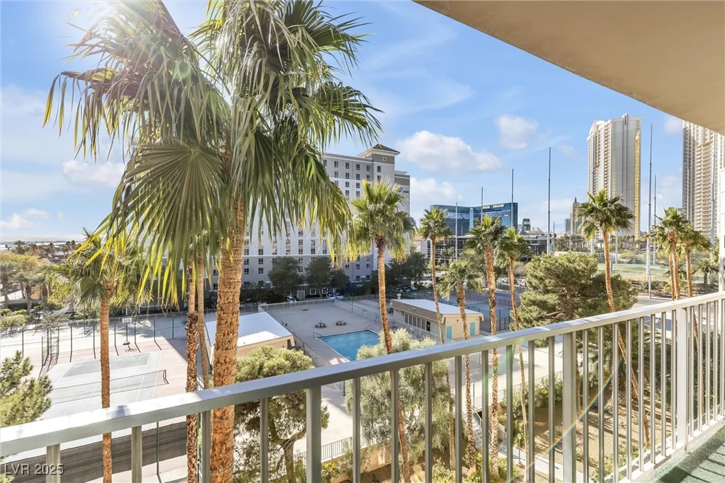205 Harmon, Las Vegas, NV 89169