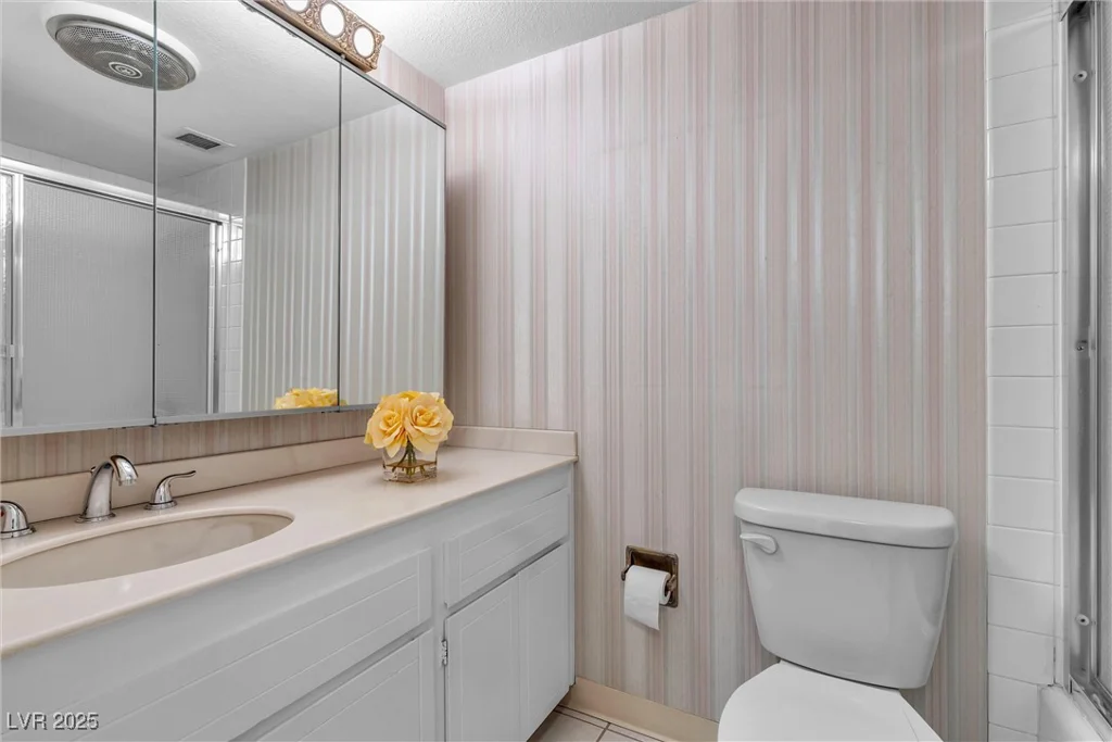 205 Harmon, Las Vegas, NV 89169