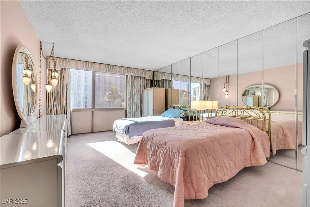 205 Harmon, Las Vegas, NV 89169