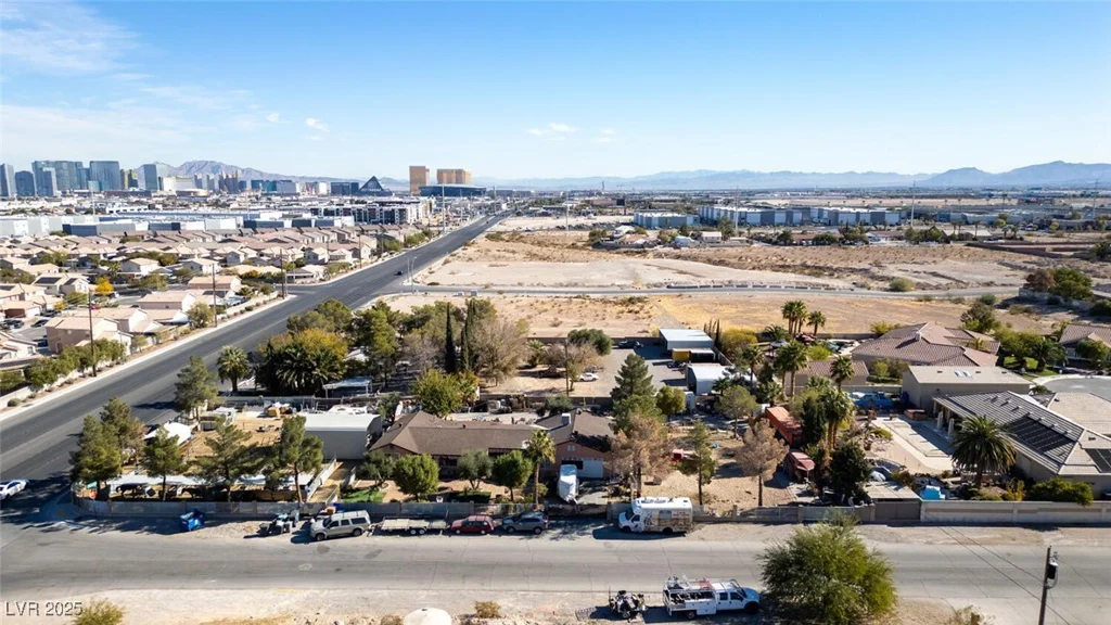 5785 Russell, Las Vegas, NV 89118