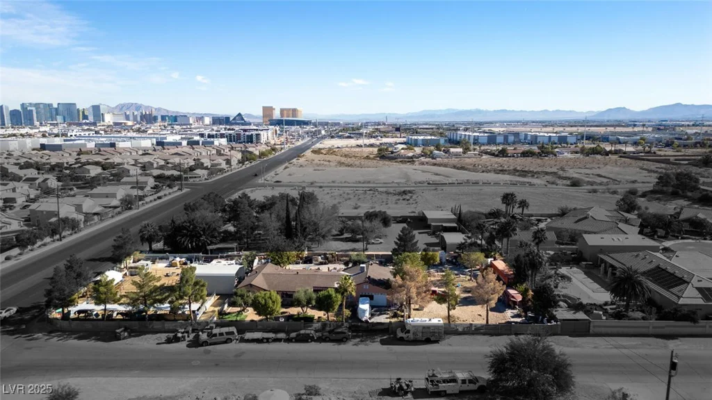 5785 Russell, Las Vegas, NV 89118