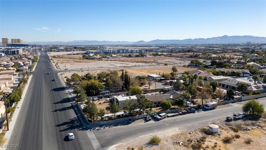 5785 Russell, Las Vegas, NV 89118