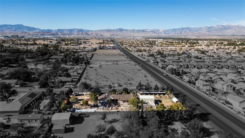 5785 Russell, Las Vegas, NV 89118