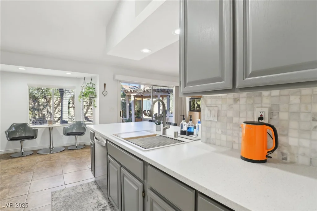 2024 Shadow Brook, Henderson, NV 89074
