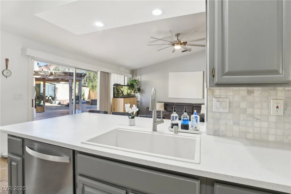2024 Shadow Brook, Henderson, NV 89074