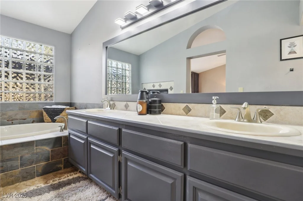 2024 Shadow Brook, Henderson, NV 89074