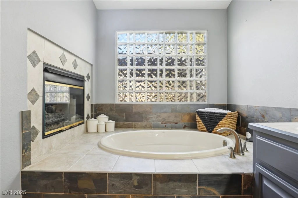 2024 Shadow Brook, Henderson, NV 89074