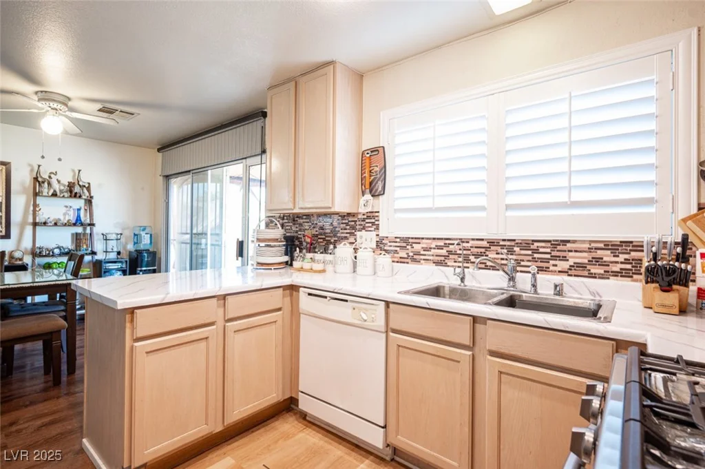 7670 Isley, Las Vegas, NV 89147