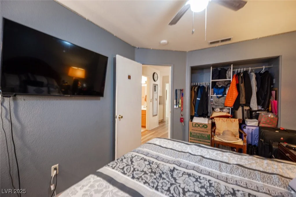 7670 Isley, Las Vegas, NV 89147