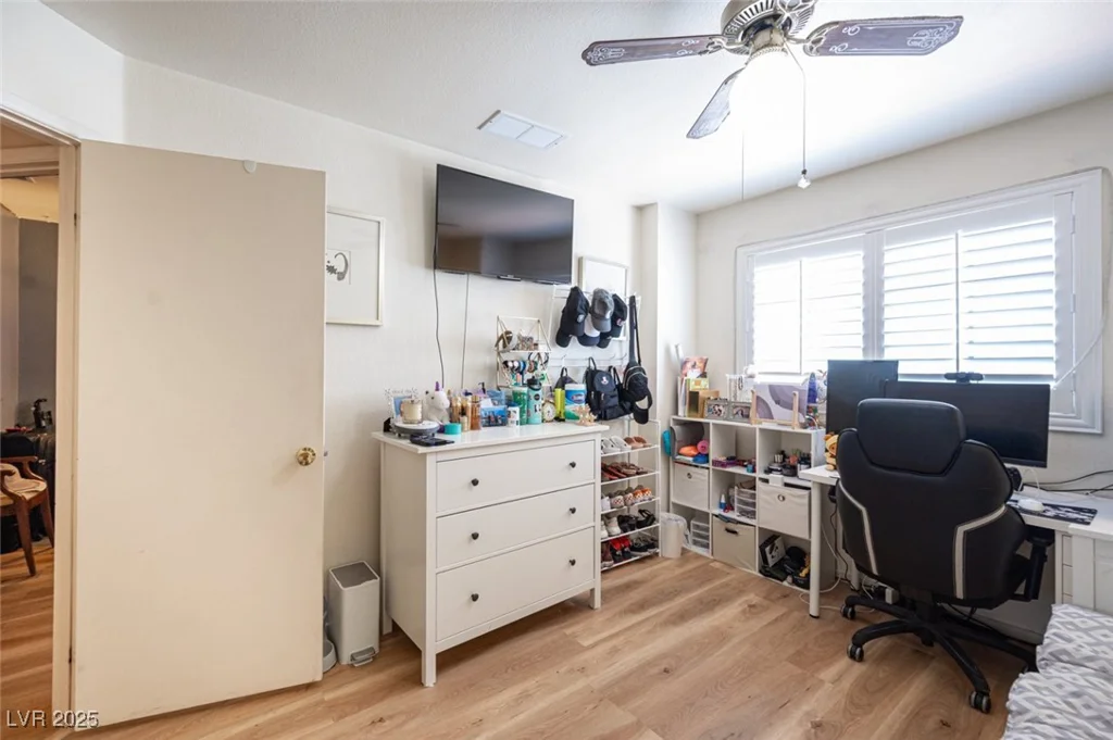 7670 Isley, Las Vegas, NV 89147