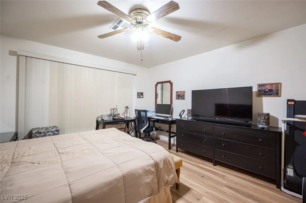 7670 Isley, Las Vegas, NV 89147