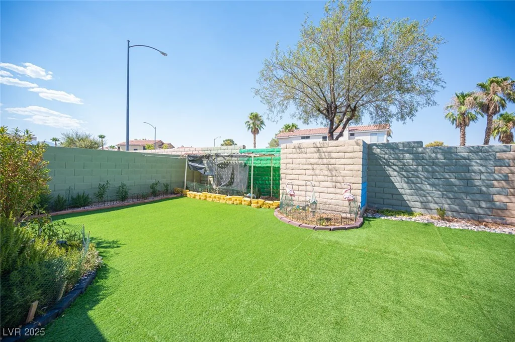 7670 Isley, Las Vegas, NV 89147