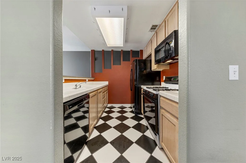 7561 Ortega Spring, Las Vegas, NV 89128