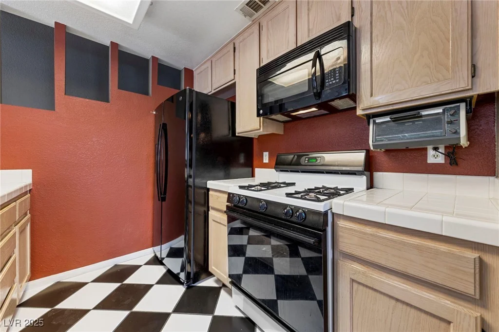 7561 Ortega Spring, Las Vegas, NV 89128
