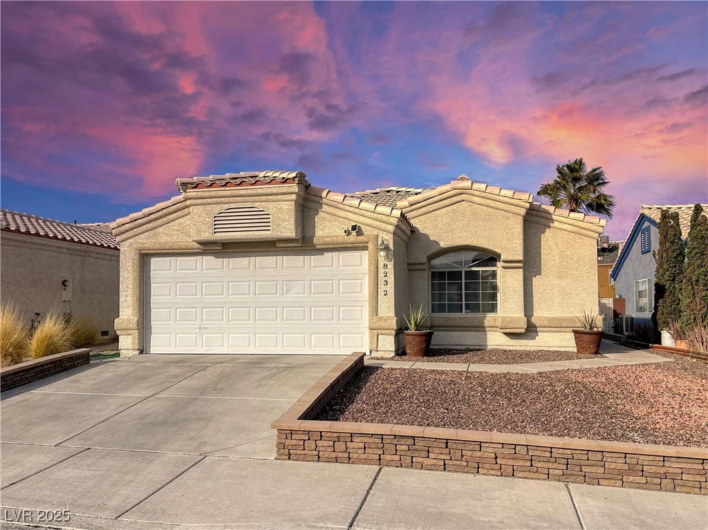 8232 Carmen, Las Vegas, NV 89128
